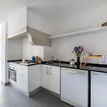 The House - Comfortable For Families & Friends - By Homely Апартаменти *