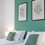 The House - Comfortable For Families & Friends - By Homely * Лісабон