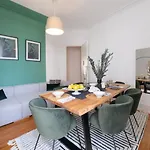 Apartament The House - Comfortable For Families & Friends - By Homely