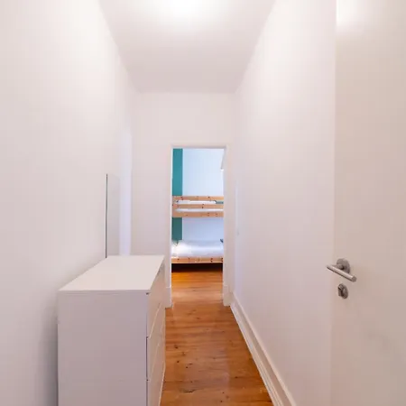 The House - Comfortable For Families & Friends * Lisboa